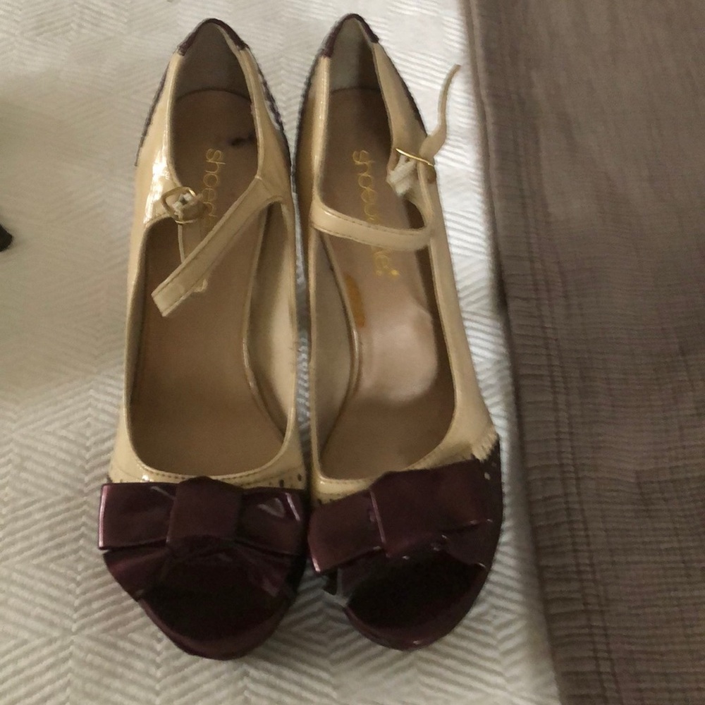 Shoe